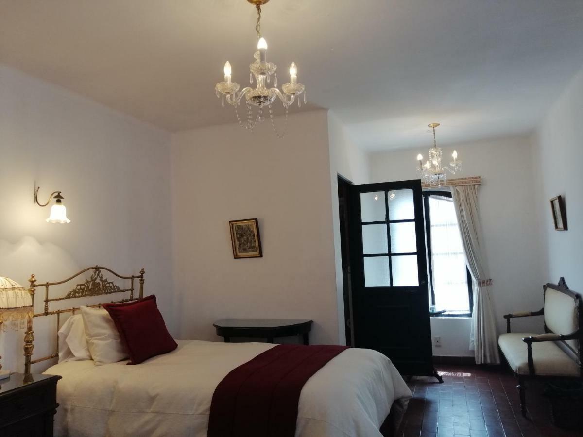 El De Su Merced Hotel
